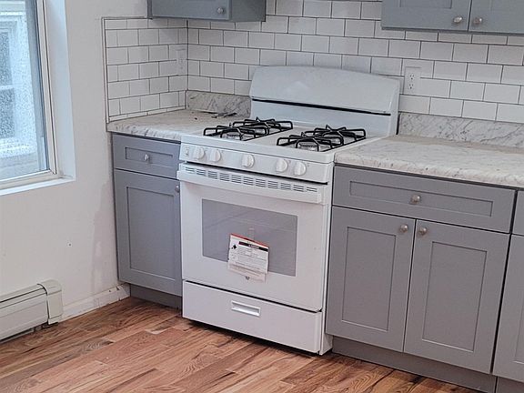 3rd image of 500 Hawthorn Ave #2A