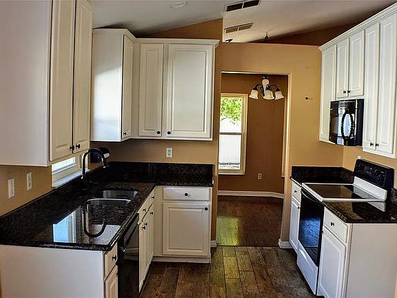 Upgraded kitchen granite countertops