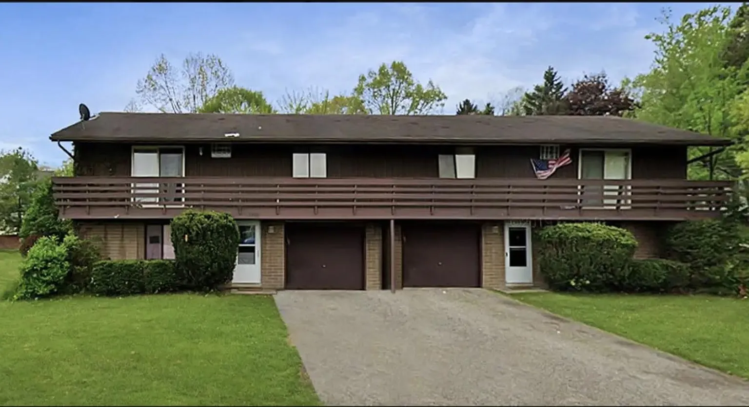 3 bed, 1800 sqft, $1,900 — Photo 1
