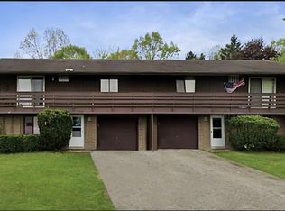 1228 Norton Rd, Stow, OH 44224