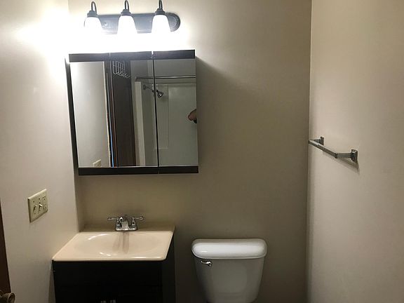4th image of 4624 Yale Dr