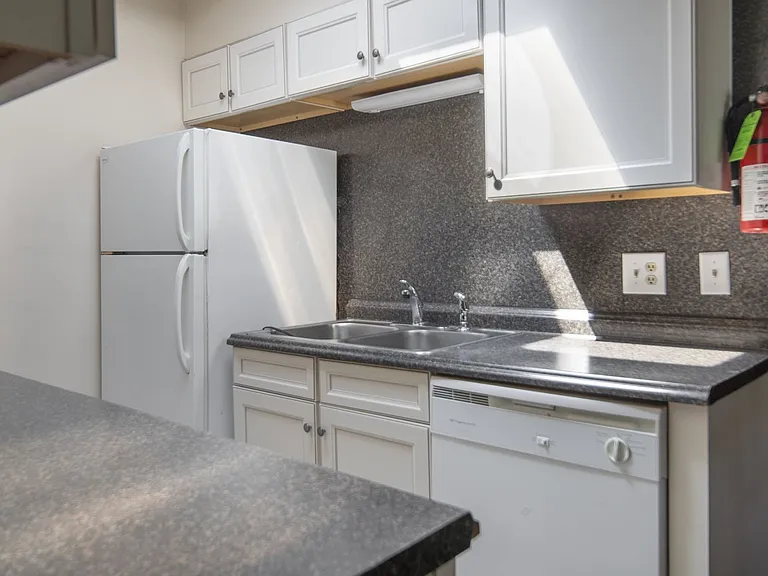 211 Linden Avenue — Photo 21