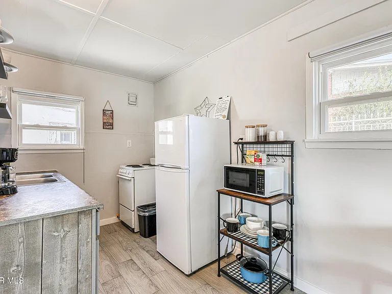 2729 Pershing Dr #REAR — Photo 13
