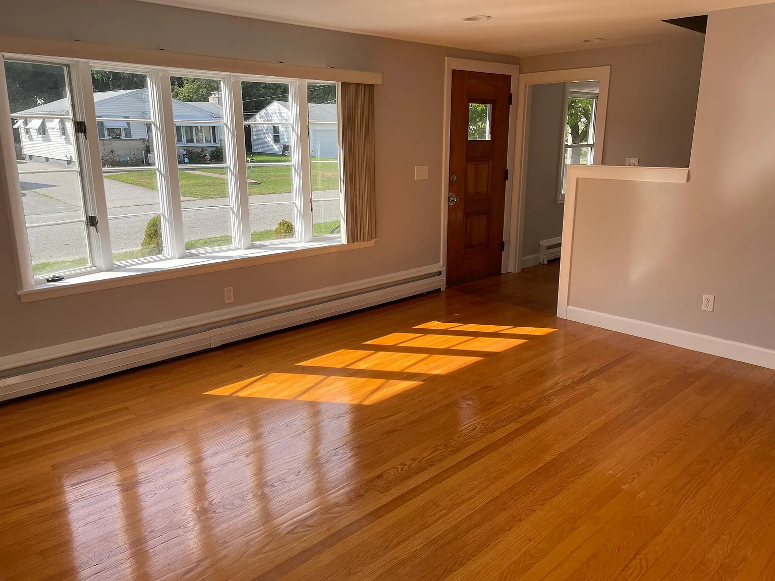 82 Magnolia St — Photo 3
