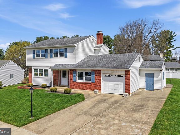 2nd image of 23 Higgins Rd