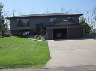 2200 23rd St SW, Minot, ND 58701