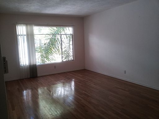 1st image of 11965 Montana Ave APT 18