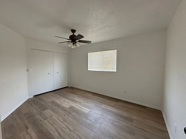 2987 Jamaica Blvd S — Photo 9