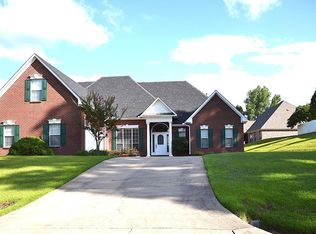 108 Mill Creek Dr, Vicksburg, MS 39180