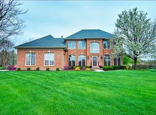 606 Mockingbird Ct, Saint Charles, IL