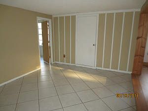 3rd image of 145 NE Tunison Ave