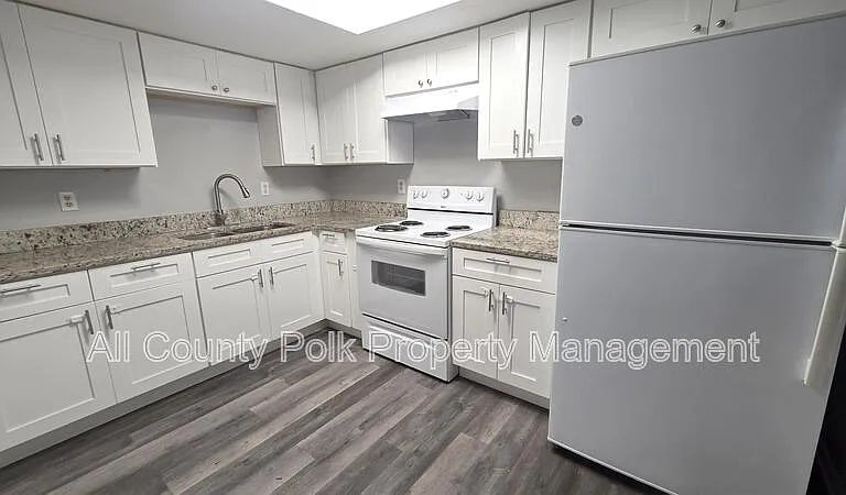 3039 Saint Paul Dr — Photo 5