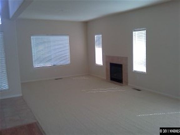 5th image of 3215 Creekside Ln