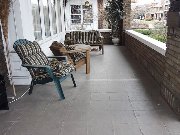 Concrete & brick front porch