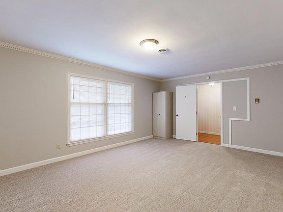 4th image of 4881 Easthaven Dr