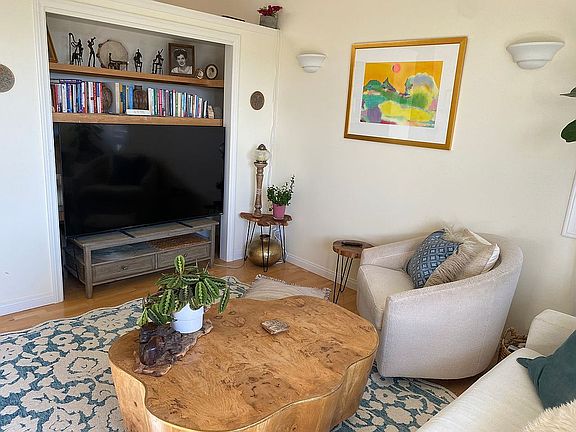5th image of 2040 Pearl Ln APT 3