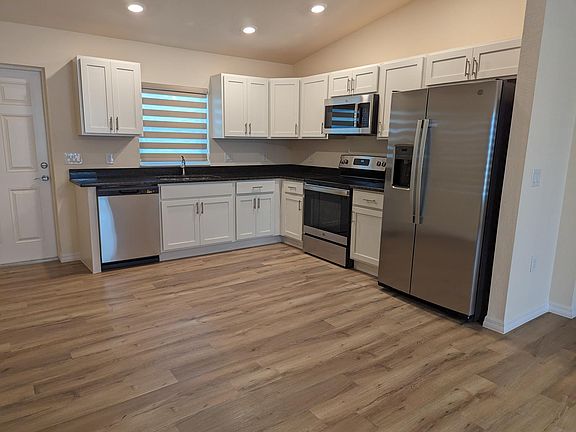3rd image of 8079 Sherwood Cir