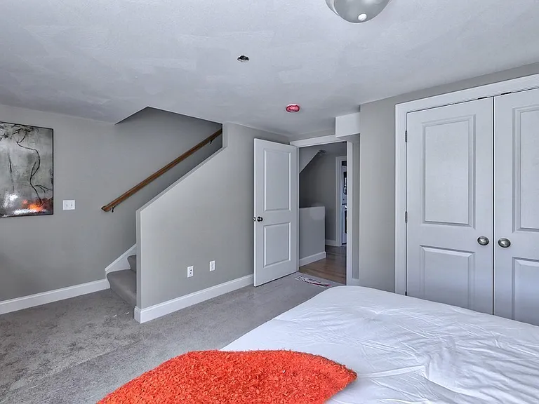 401 E Merrimack St #15 — Photo 12