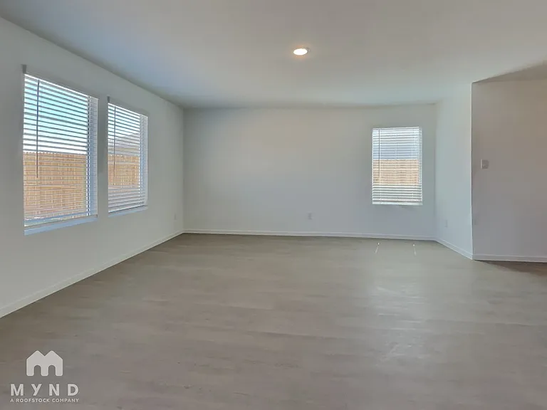 302 Gadwall Ave — Photo 8