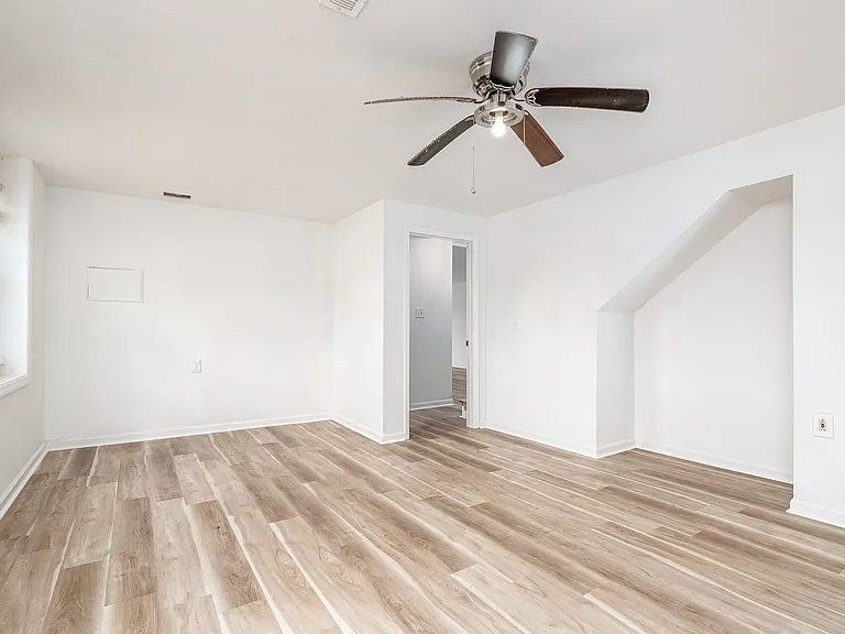 2718 Buckner Ln — Photo 11