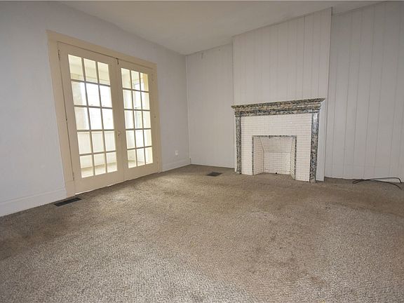 5th image of 2919 Voelkel Ave