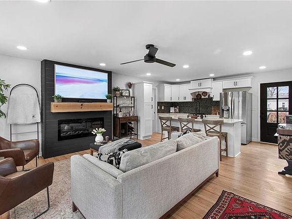 5th image of 7400 W 65th St