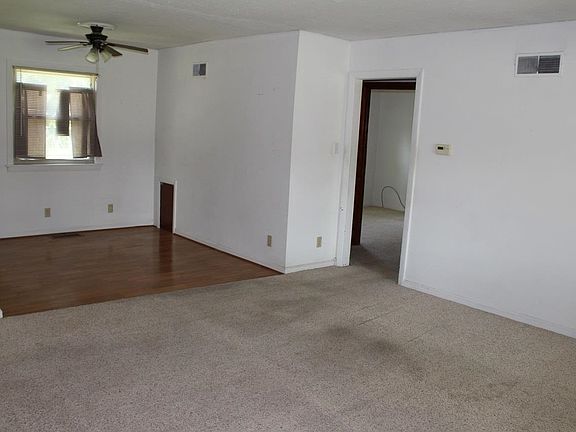 2nd image of 1558 Terrace Dr