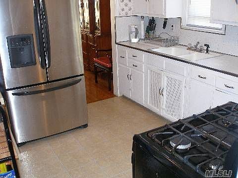 4th image of 873 N William St