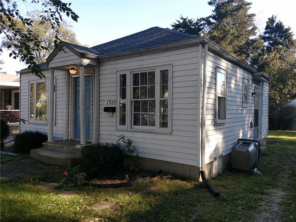 1st image of 1927 N Winfield Ave