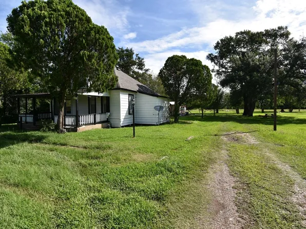 8421 Altimore Rd, Needville, TX 77461