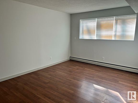 4th image of 15920 109th Ave NW #5