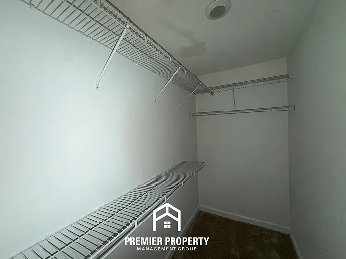 208 Bradford Cir — Photo 8