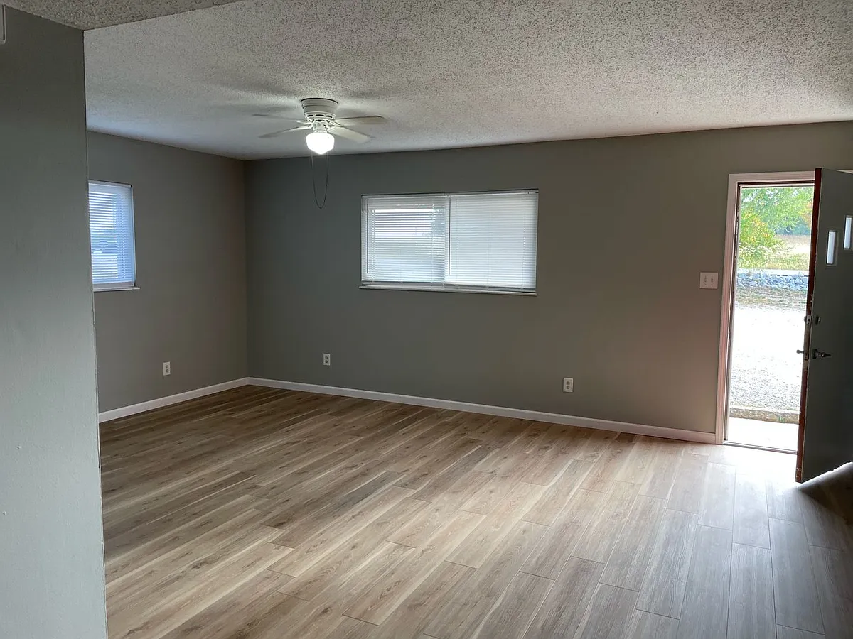 Building Photo - 309 N Lincoln Dr #1
