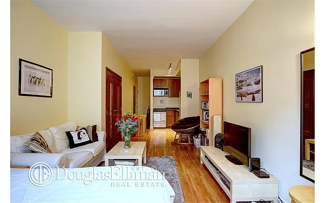 Rented by Douglas Elliman | media 27