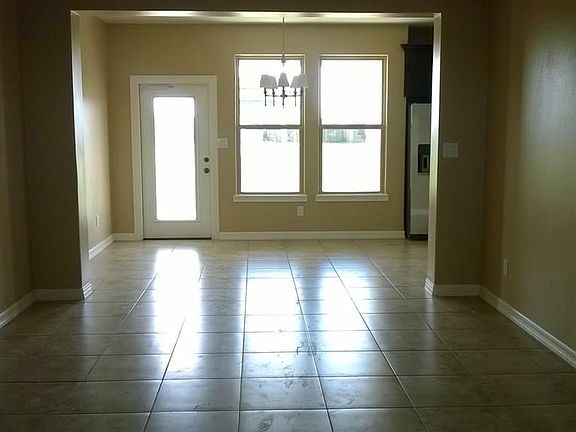 4th image of 23243 Grapefruit Ave