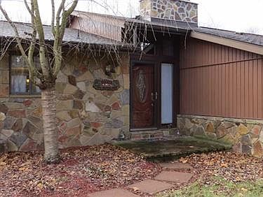 3rd image of 11710 Wilshire Dr
