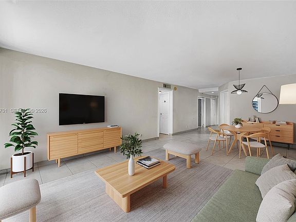 5th image of 2401 Collins Ave APT 507
