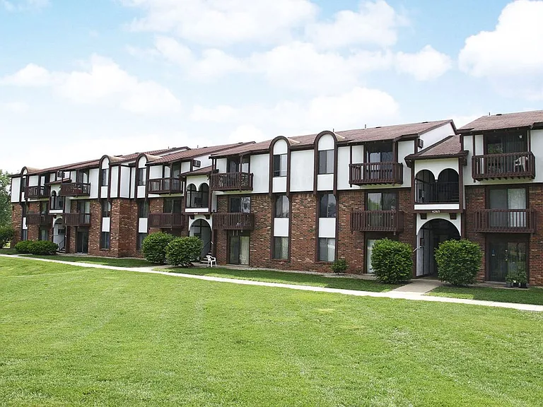Brookside Apartments — Photo 37