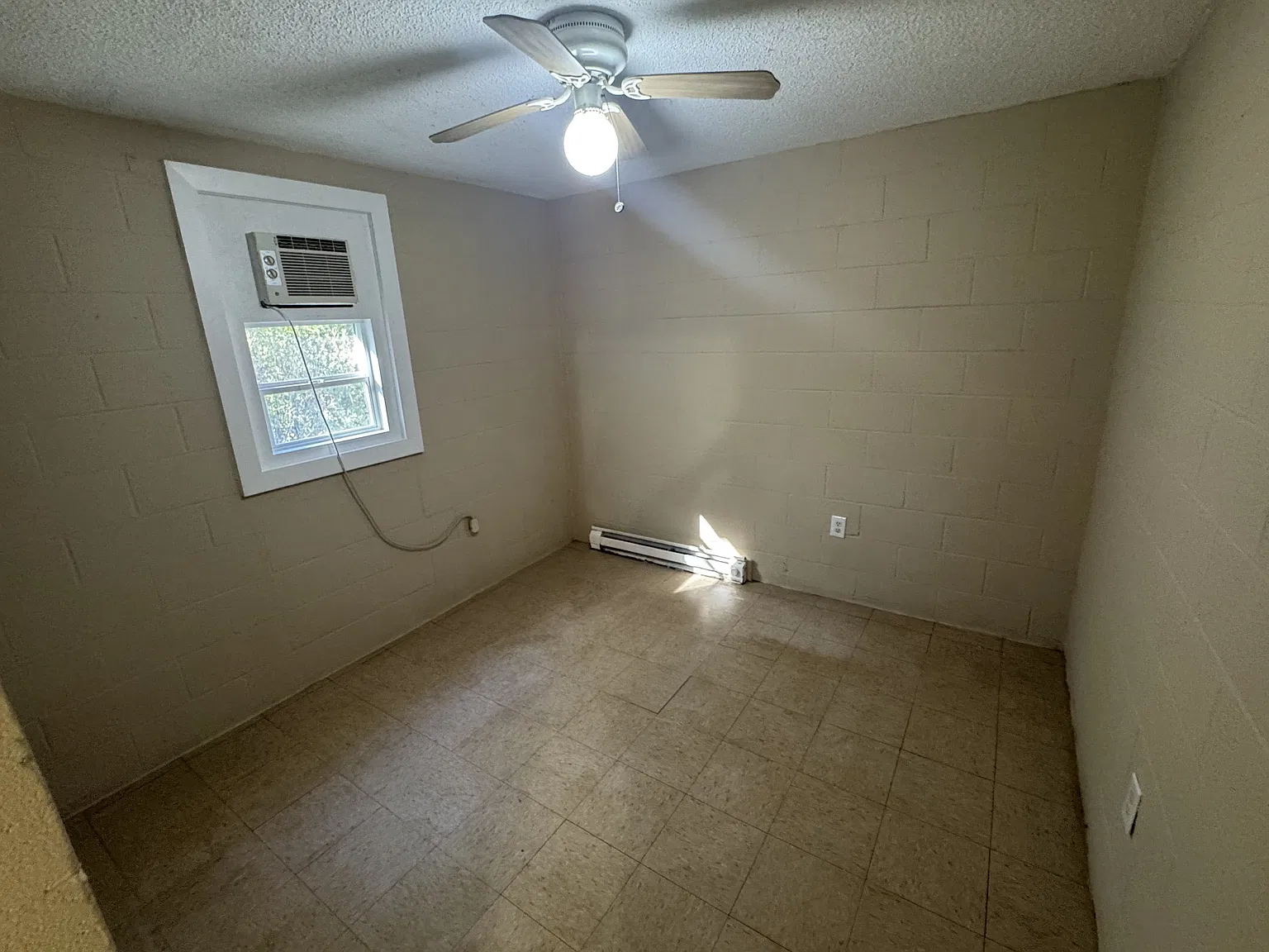 1 bed, 1.0 bath, 700 sqft, $900 — Photo 4