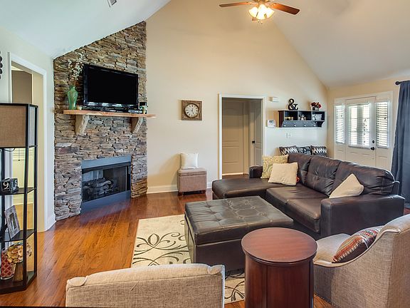 3rd image of 3738 Willow Lake Cir