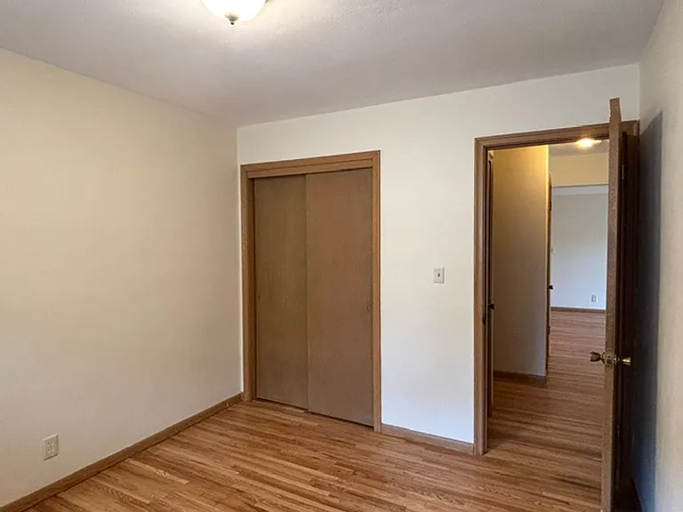 1330 Saint Clair Ave — Photo 17