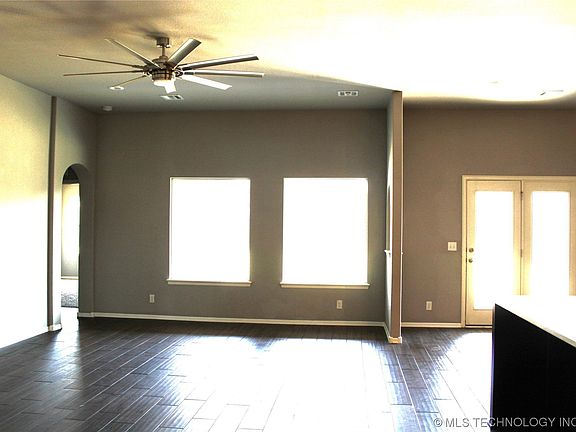 4th image of 13673 S Iroquois Ave