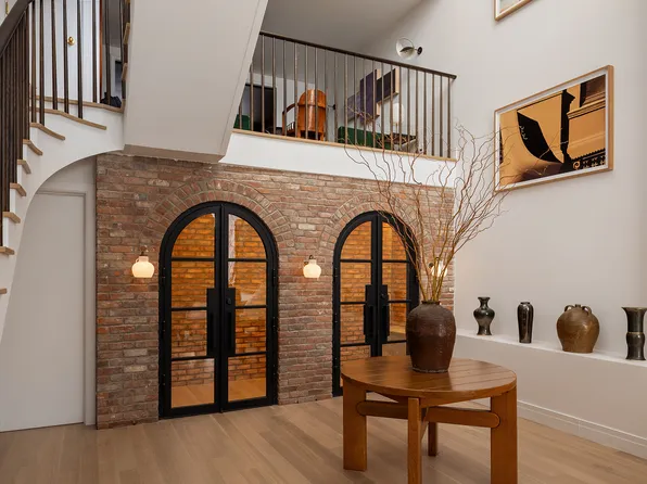 205 Clinton Street image 24 of 38