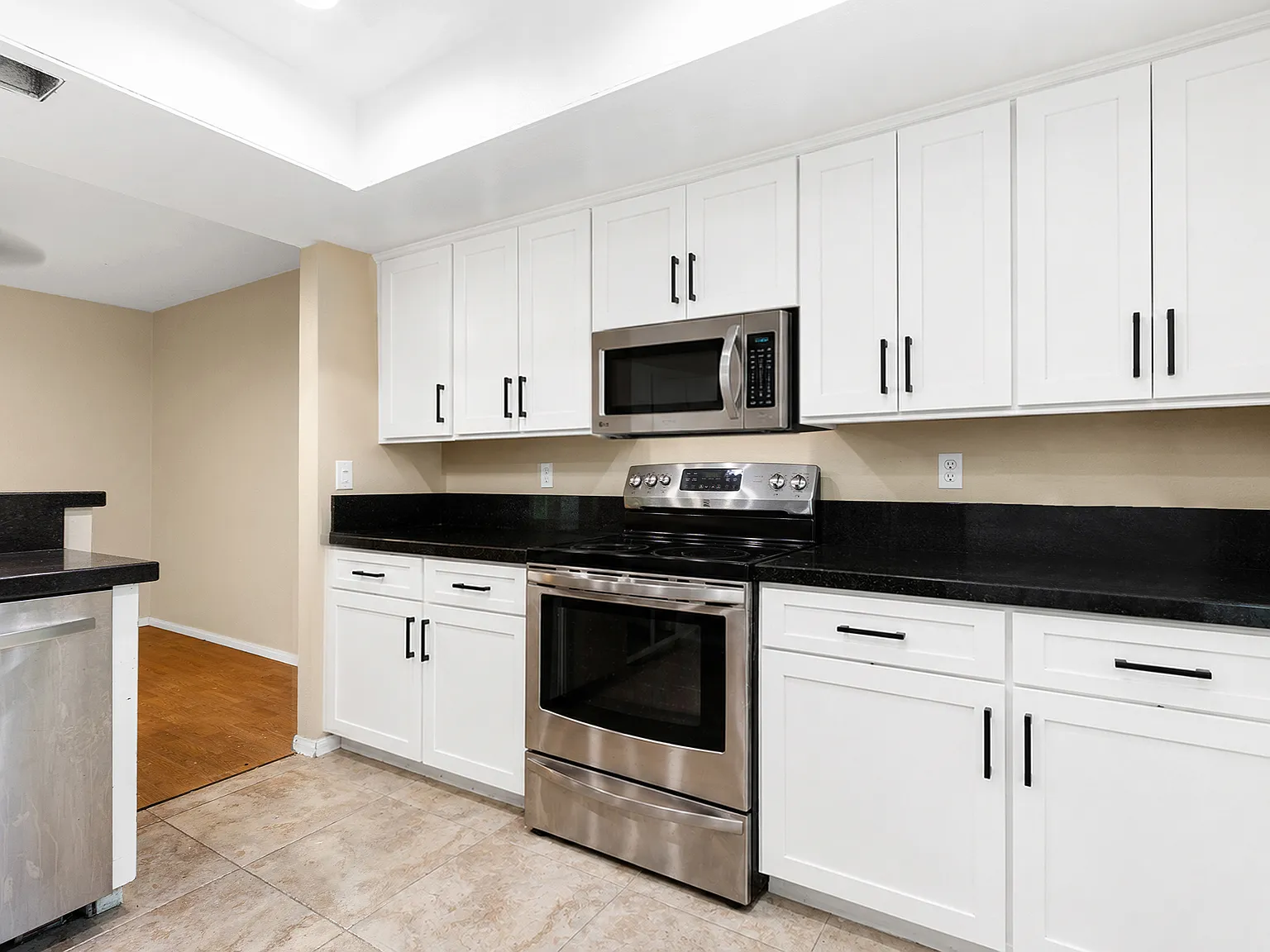 2 bed, 1585 sqft, $2,995 — Photo 2