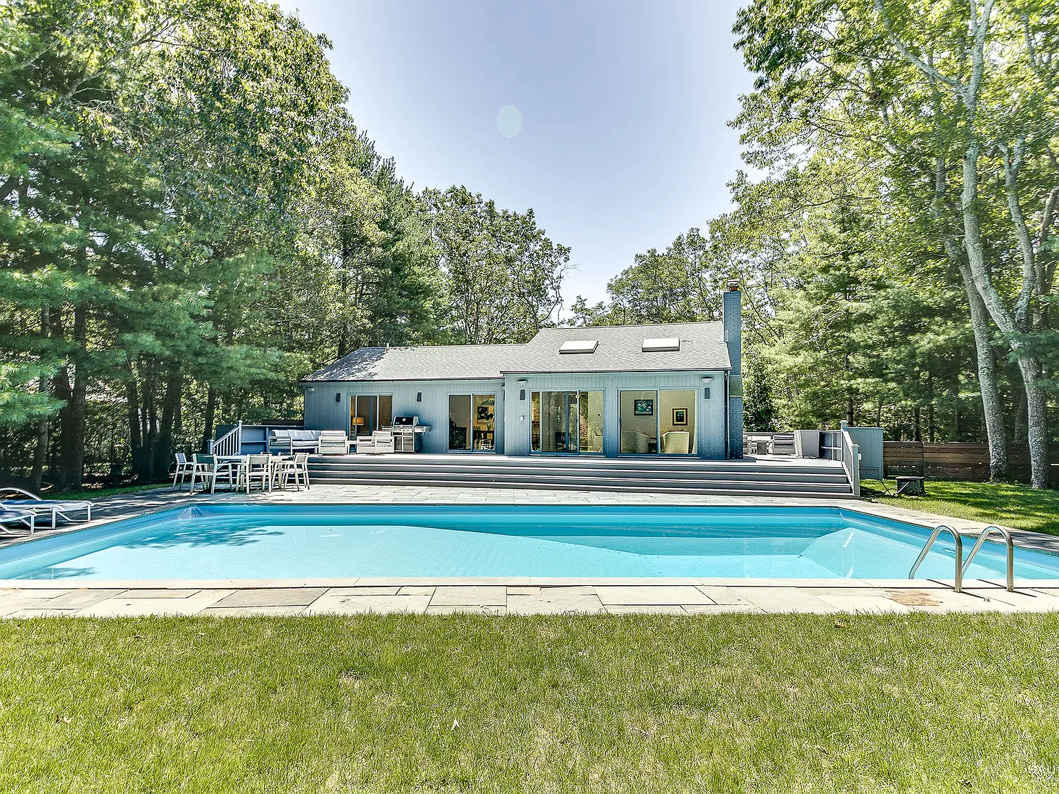 Newly Renovated In East Hampton Village Fringe! — Photo 4