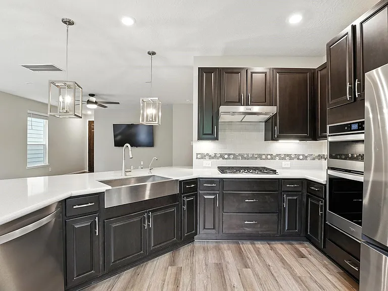8618 Cedar Plains Ln — Photo 6