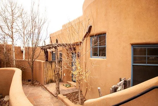 127 Valverde St — Photo 3