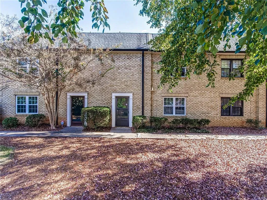 3 bed, 2.5 bath, 1564 sqft, $2,250 — Photo 2