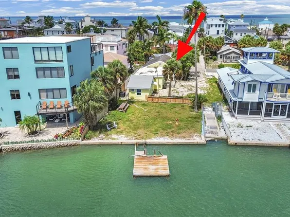 201 90th Ave, Treasure Island, FL 33706