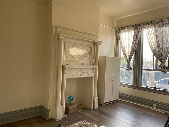 2nd image of 1107 Phelps St #1107